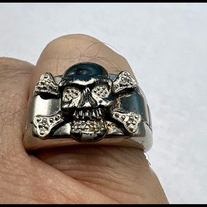 Large Sterling Silver Skull & Crossbones Mens Ring